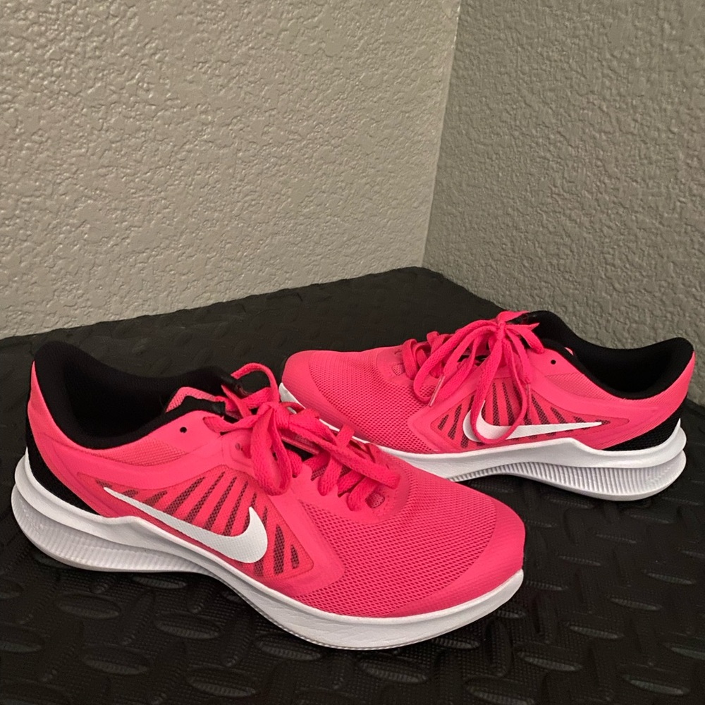 Womens Nike shoes